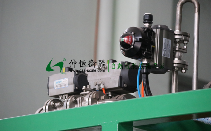 仲恒GAF-1500LA自動液體灌裝線4