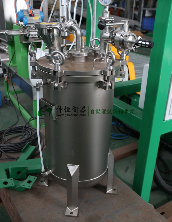 仲恒GAF-1500LA自動液體灌裝線5