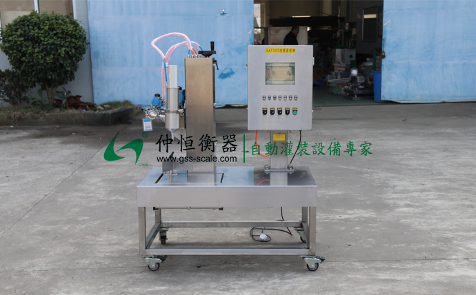仲恒GAF-10系列液體自動(dòng)灌裝機(jī)1