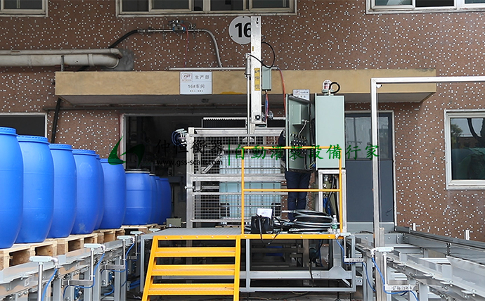 GAF-1500型200L*4桶 IBC噸桶自動灌裝線現場調試6